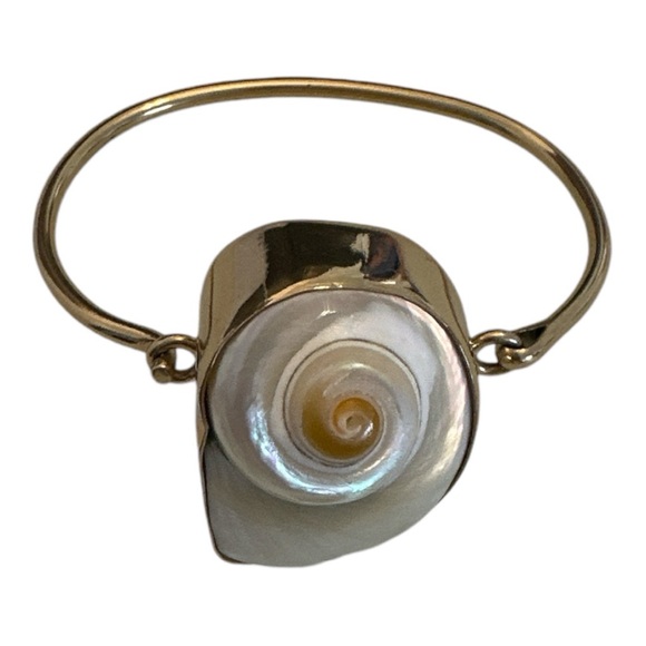 Charles Albert | Unique Cinnerus Shell Bangle / Bracelet - Picture 4 of 16
